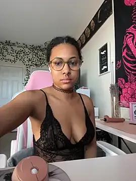 Freechat DreaLaLuna on StripChat