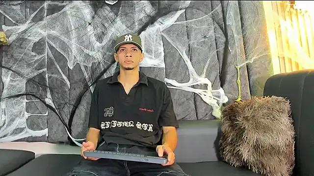 Freechat DustinandJordan on StripChat