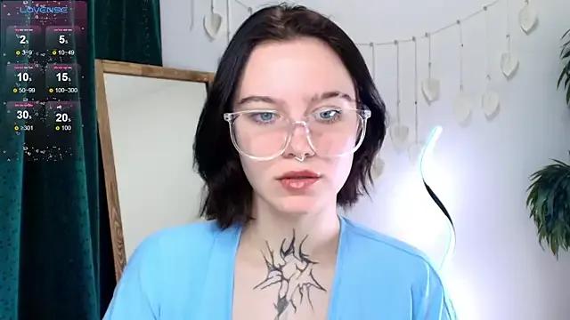 StripChat Elastikisss is Freechat Elastikisss — off to a good start, boys?)