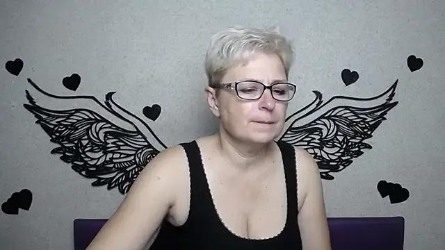 Freechat EmiliaGree on StripChat