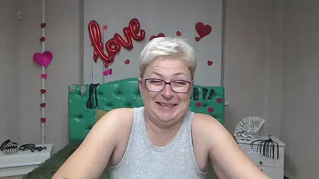 Freechat EmiliaGree on StripChat