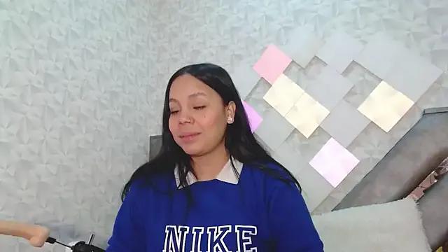 Freechat EmilyQueen3x on StripChat