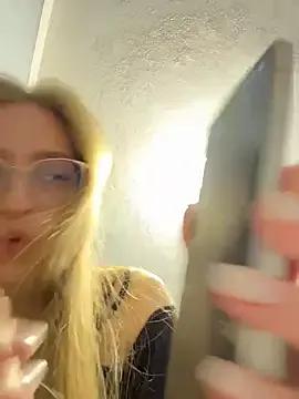 Freechat EveLunny on StripChat