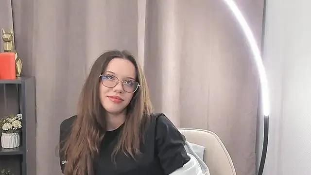 Freechat FabiolaCowing on StripChat