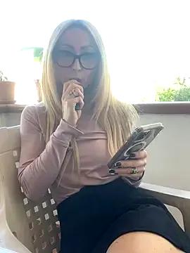 Freechat harleyejoker1 on StripChat