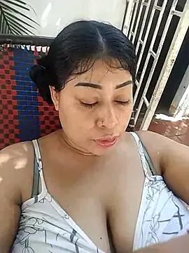 Freechat hot_milkbitch on StripChat