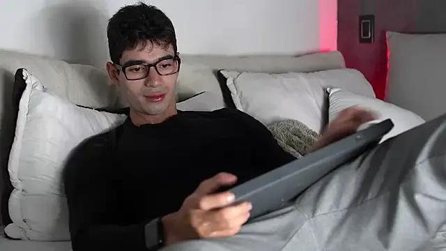 Freechat joesteel on StripChat