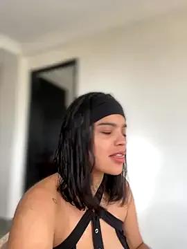 Freechat JuanitaMore01 on StripChat