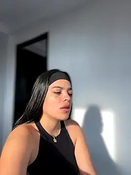 Freechat JuanitaMore01 on StripChat