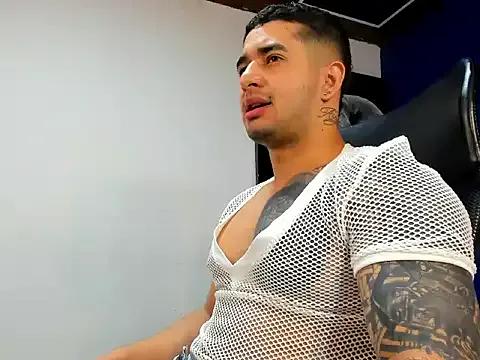 Freechat king_falconer on StripChat