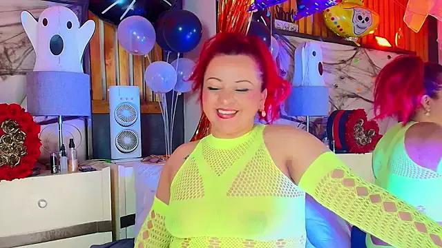 Freechat LilyyBigAss on StripChat