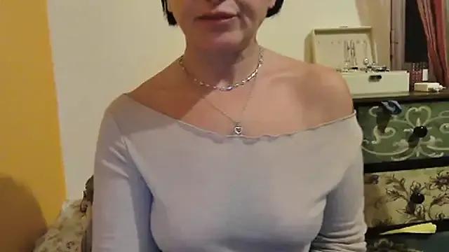 StripChat LovelyMia- is Private LovelyMia- — tutta nuda