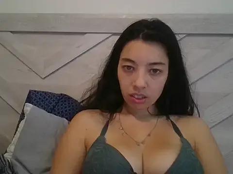 Freechat Lucysweets on StripChat