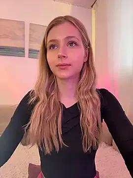 StripChat LunaRase is Freechat LunaRase — Take off my panties and tease my booty