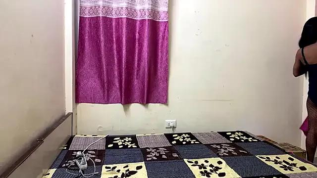 Freechat LuvLayla on StripChat