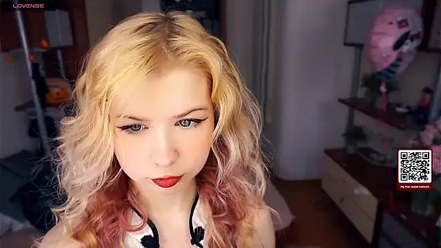 Freechat LynetHakes on StripChat