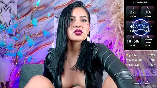 Freechat meganwolf_1 on StripChat