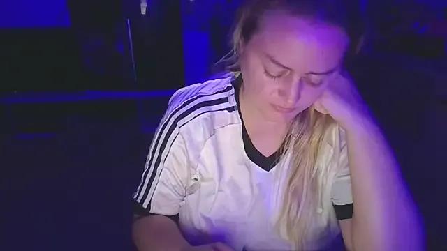 Freechat Meliss_Official9 on StripChat