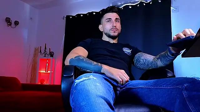 Private MightyAaron66 on StripChat