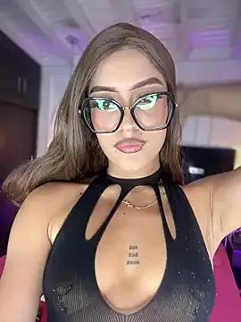 Freechat MystiqueXXX on StripChat