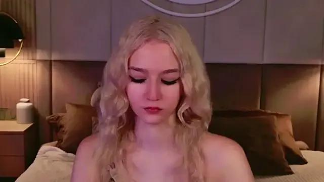 Freechat NaomiLoys on StripChat