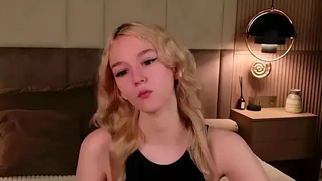 Freechat NaomiLoys on StripChat