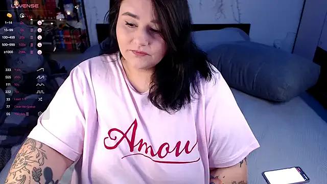 Freechat naughtykiss on StripChat