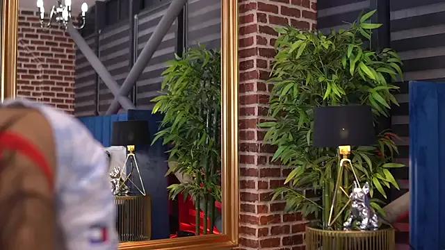 Freechat NicoleCellini on StripChat