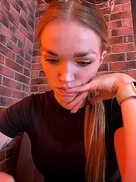 Freechat Porn_cornn on StripChat