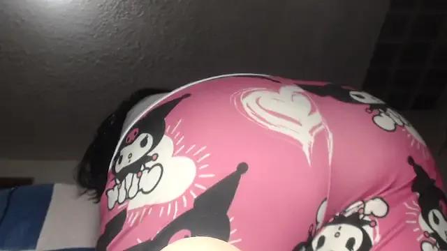 Freechat prettyangelsquirt on StripChat