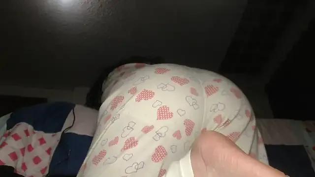 Freechat prettyangelsquirt on StripChat