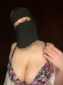 Freechat RooVaaN-Xx on StripChat
