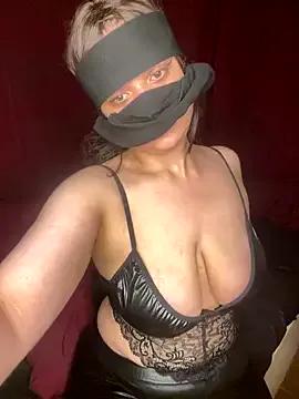 Freechat RooVaaN-Xx on StripChat