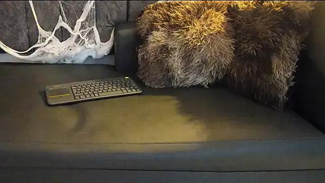 Freechat Rowan_Mills on StripChat