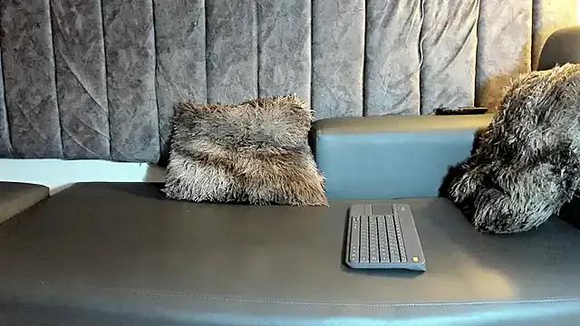 Freechat Rowan_Mills on StripChat