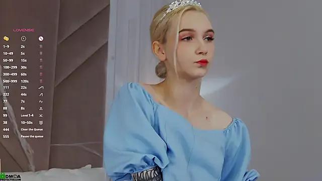 Freechat SaraHearts on StripChat