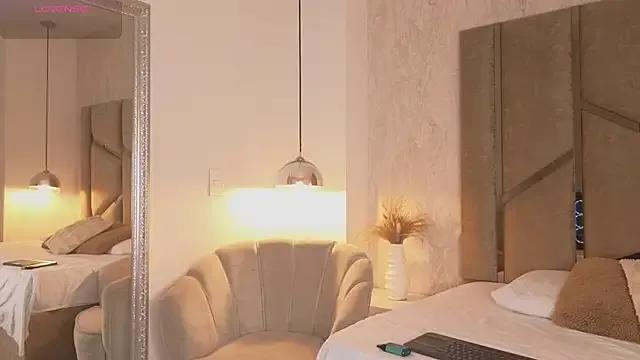 Private scarlethlux on StripChat