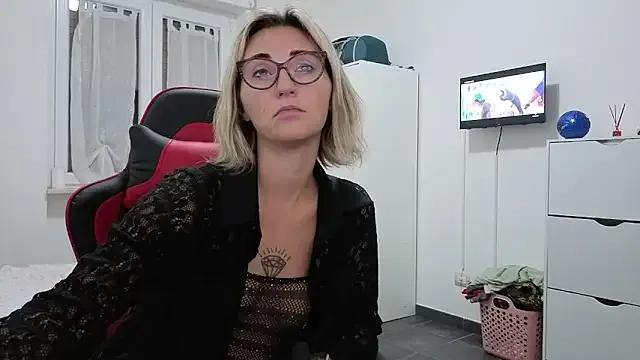 Freechat sexy_blondie92 on StripChat