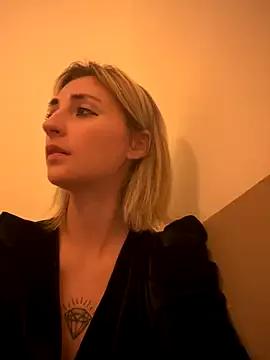 Freechat sexy_blondie92 on StripChat