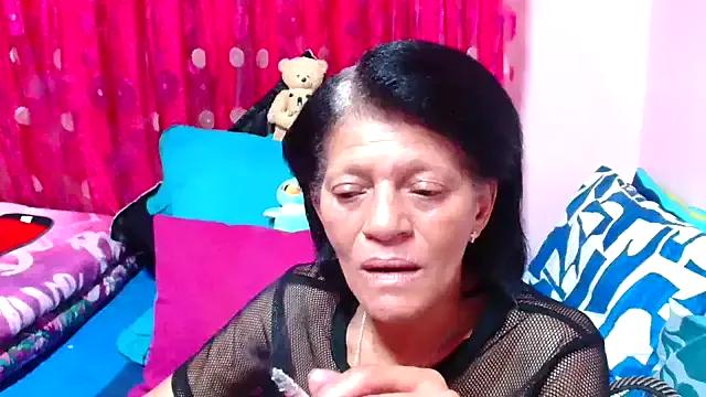 Freechat SLUTTYROXY on StripChat