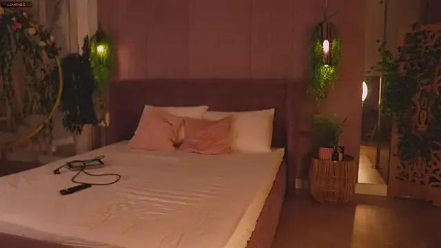 StripChat Smiley_Mia is Freechat Smiley_Mia — paties tease