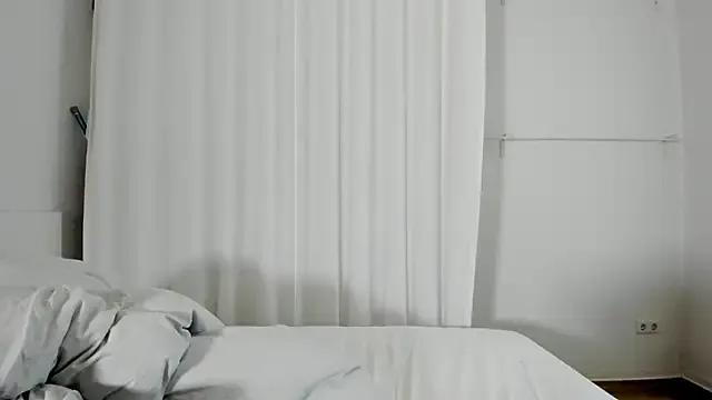 Freechat smileybabe on StripChat