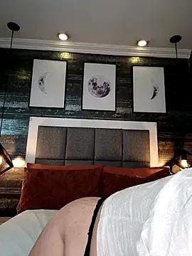 Freechat SophieCurves on StripChat