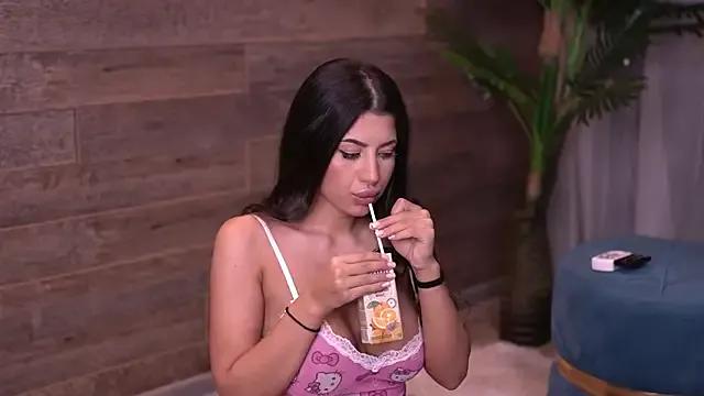 Freechat TanyaVonDe on StripChat