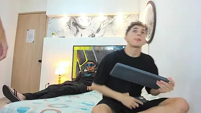 Private THREE_GUYS_HOT on StripChat