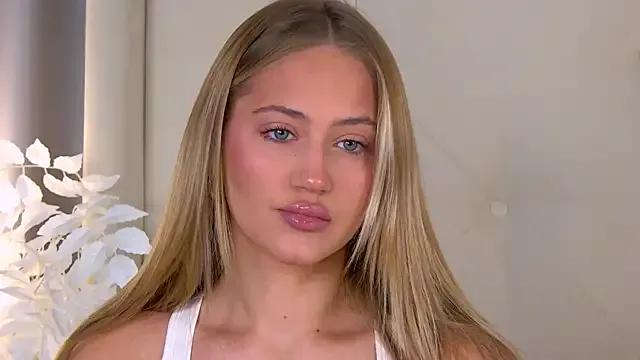 Freechat ur_wet_dreams on StripChat