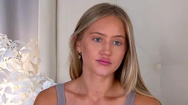 Freechat ur_wet_dreams on StripChat