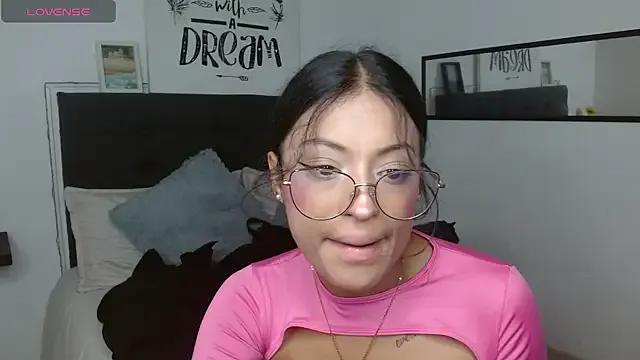 Freechat vaness_weet on StripChat