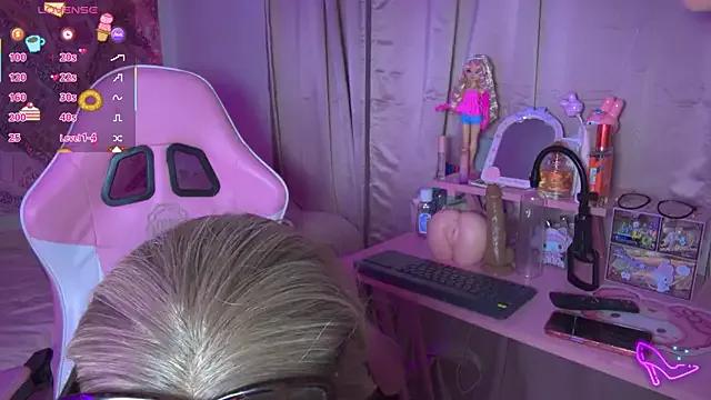 Freechat victoriabb28 on StripChat