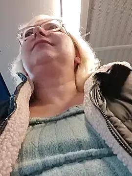 Freechat VikaKing on StripChat